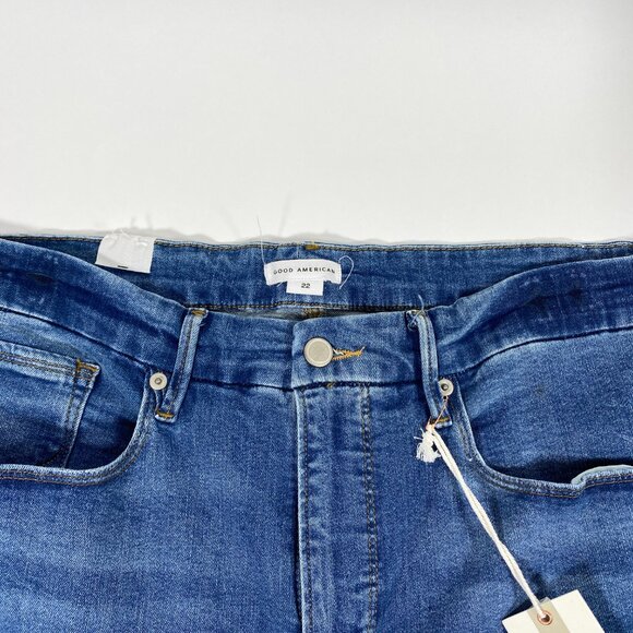 GOOD AMERICAN Denim 'Good Legs Flare' Jeans - Picture 2 of 5